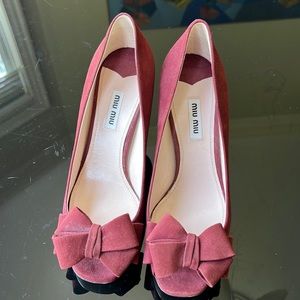Vintage NWOT MIU MIU Suede Bougainville peep-toe heels Size 38
